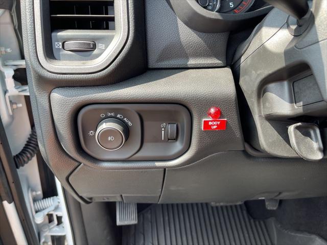 2024 Ram 3500 Tradesman/SLT/Laramie/Limited