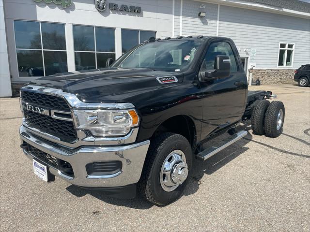 2024 RAM Ram 3500 Chassis Cab RAM 3500 TRADESMAN CHASSIS REGULAR CAB 4X4 60 CA 2024 RAM Ram 3500 Chassis Cab RAM 3500 TRADESMAN CHASSIS REGULAR CAB 4X4 60 CA