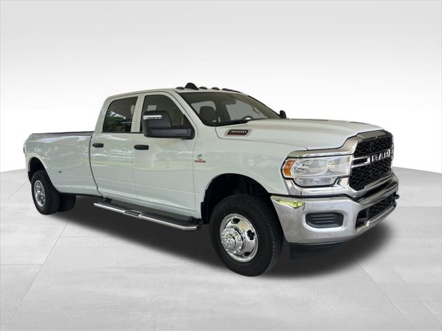 2024 RAM Ram 3500 RAM 3500 TRADESMAN CREW CAB 4X4 8 BOX