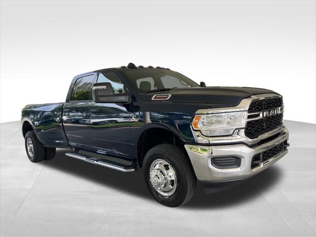 2024 RAM Ram 3500 RAM 3500 TRADESMAN CREW CAB 4X4 8 BOX