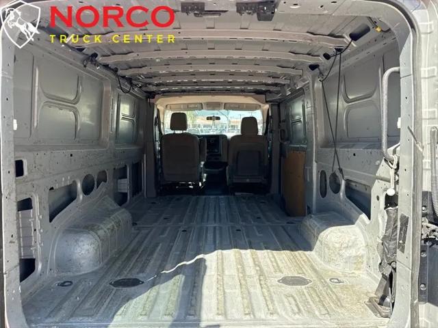 2012 Nissan 1500 NV1500 S V6