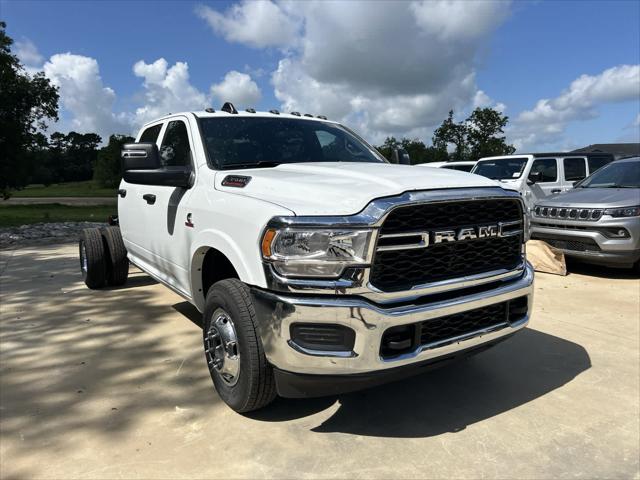 2024 RAM Ram 3500 Chassis Cab RAM 3500 TRADESMAN CREW CAB CHASSIS 4X4 60 CA