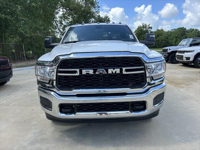 2024 RAM Ram 3500 Chassis Cab RAM 3500 TRADESMAN CREW CAB CHASSIS 4X4 60 CA