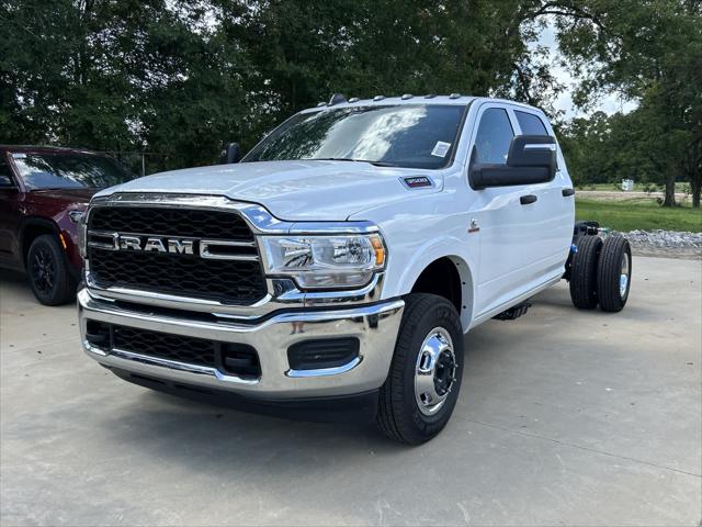 2024 RAM Ram 3500 Chassis Cab RAM 3500 TRADESMAN CREW CAB CHASSIS 4X4 60 CA