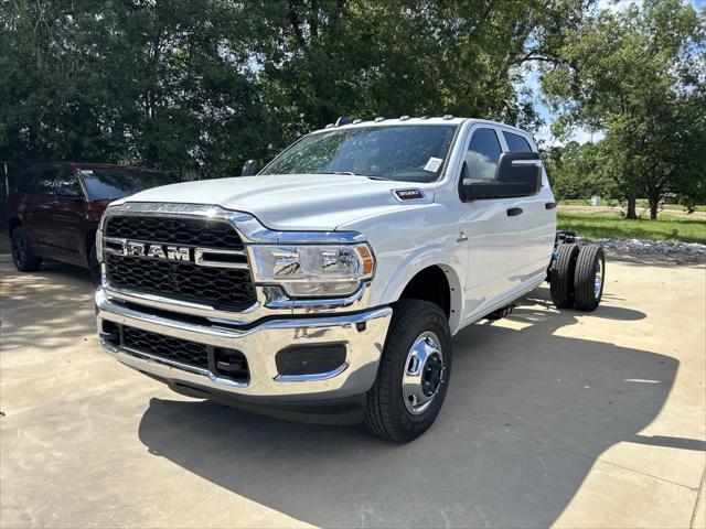 2024 RAM Ram 3500 Chassis Cab RAM 3500 TRADESMAN CREW CAB CHASSIS 4X4 60 CA