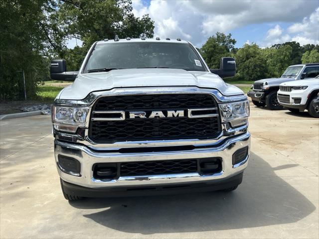 2024 RAM Ram 3500 Chassis Cab RAM 3500 TRADESMAN CREW CAB CHASSIS 4X4 60 CA