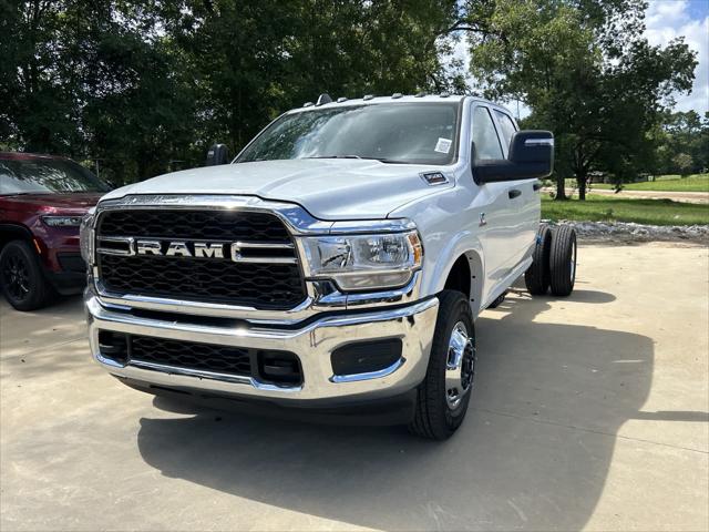 2024 RAM Ram 3500 Chassis Cab RAM 3500 TRADESMAN CREW CAB CHASSIS 4X4 60 CA