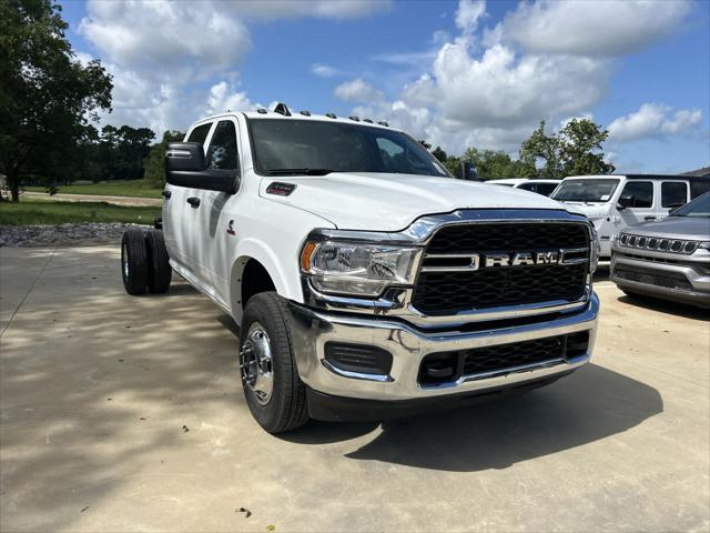 2024 RAM Ram 3500 Chassis Cab RAM 3500 TRADESMAN CREW CAB CHASSIS 4X4 60 CA