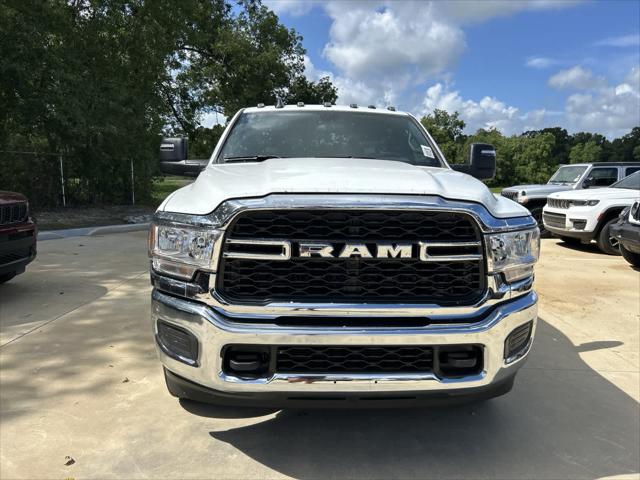 2024 RAM Ram 3500 Chassis Cab RAM 3500 TRADESMAN CREW CAB CHASSIS 4X4 60 CA