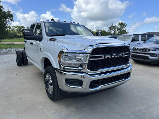 2024 RAM Ram 3500 Chassis Cab RAM 3500 TRADESMAN CREW CAB CHASSIS 4X4 60 CA