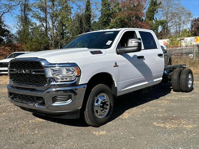 2024 RAM Ram 3500 Chassis Cab RAM 3500 TRADESMAN CREW CAB CHASSIS 4X4 60 CA