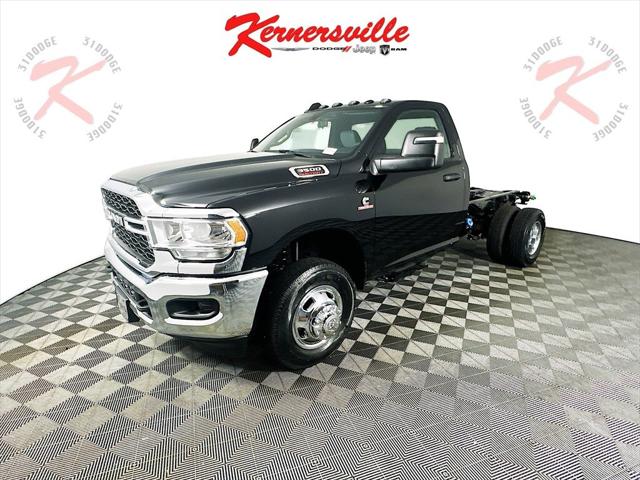 2024 RAM Ram 3500 Chassis Cab RAM 3500 TRADESMAN CHASSIS REGULAR CAB 4X4 60 CA
