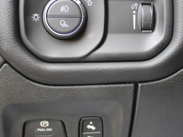 2025 Ram 1500 Big Horn Crew Cab 4x4 64 Box