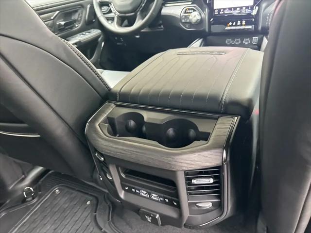 2025 Ram 1500 Limited Crew Cab 4x4 57 Box