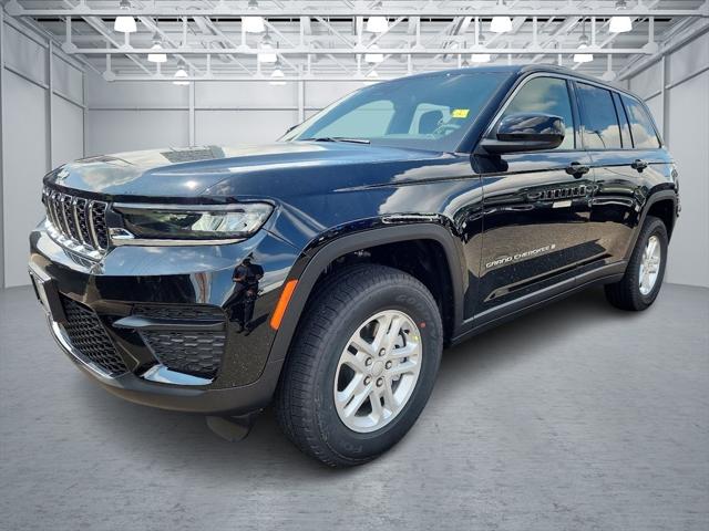 2024 Jeep Grand Cherokee GRAND CHEROKEE LAREDO 4X4