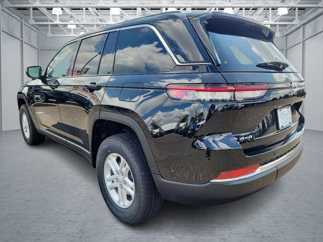 2024 Jeep Grand Cherokee GRAND CHEROKEE LAREDO 4X4