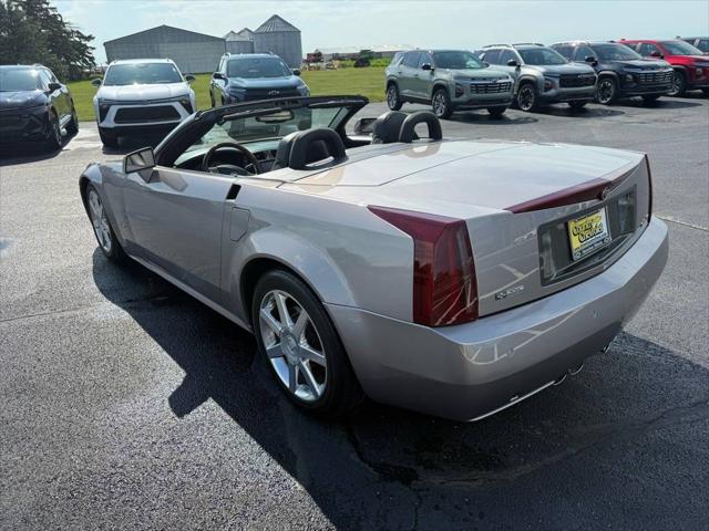 2005 Cadillac XLR Standard