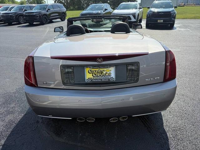 2005 Cadillac XLR Standard