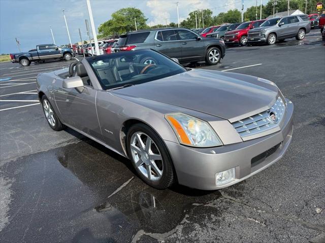 2005 Cadillac XLR Standard