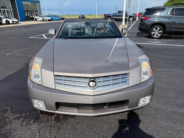 2005 Cadillac XLR Standard