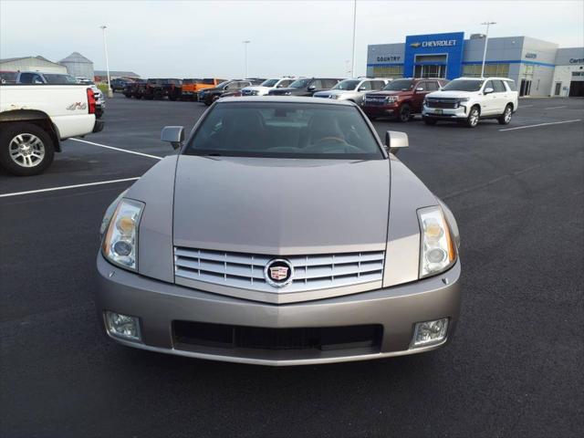2005 Cadillac XLR Standard