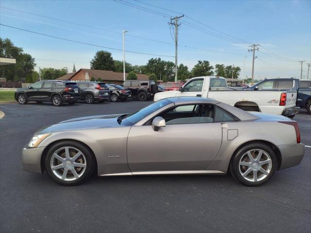 2005 Cadillac XLR Standard