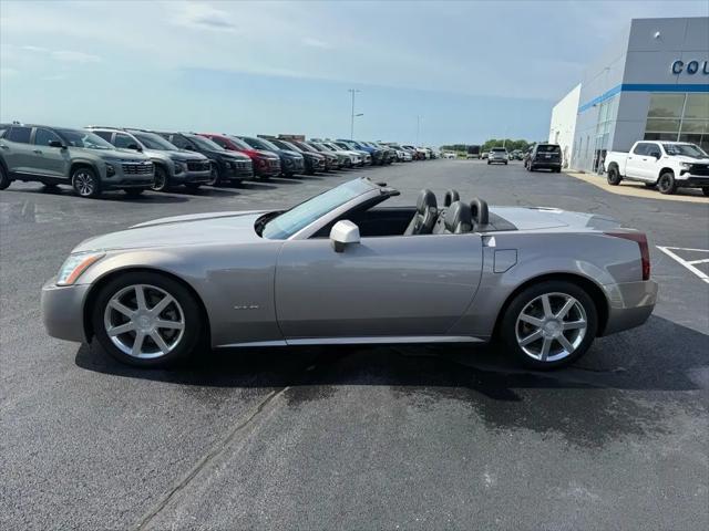 2005 Cadillac XLR Standard