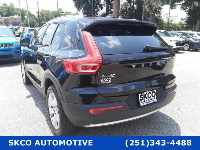 2020 Volvo XC40 T5 Momentum
