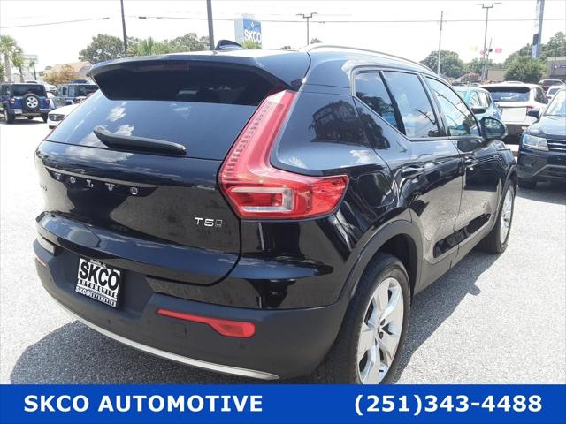 2020 Volvo XC40 T5 Momentum