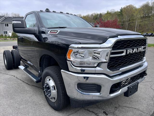 2024 RAM Ram 3500 Chassis Cab RAM 3500 TRADESMAN CHASSIS REGULAR CAB 4X4 60 CA 2024 RAM Ram 3500 Chassis Cab RAM 3500 TRADESMAN CHASSIS REGULAR CAB 4X4 60 CA