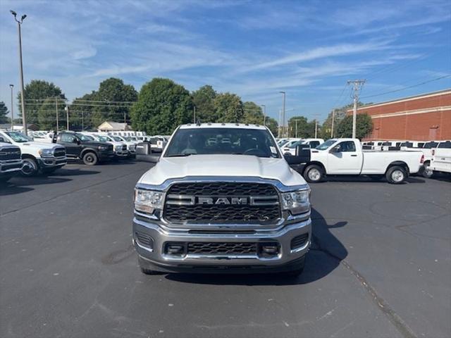 2024 RAM Ram 3500 Chassis Cab RAM 3500 TRADESMAN CREW CAB CHASSIS 4X4 60 CA