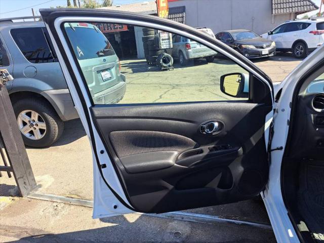 2015 Nissan Versa 1.6 SV