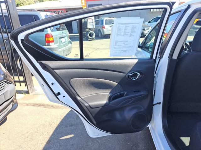 2015 Nissan Versa 1.6 SV