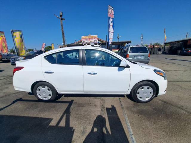 2015 Nissan Versa 1.6 SV