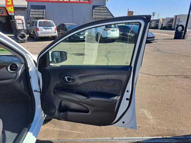2015 Nissan Versa 1.6 SV