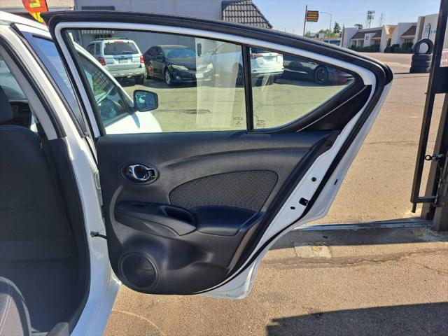 2015 Nissan Versa 1.6 SV