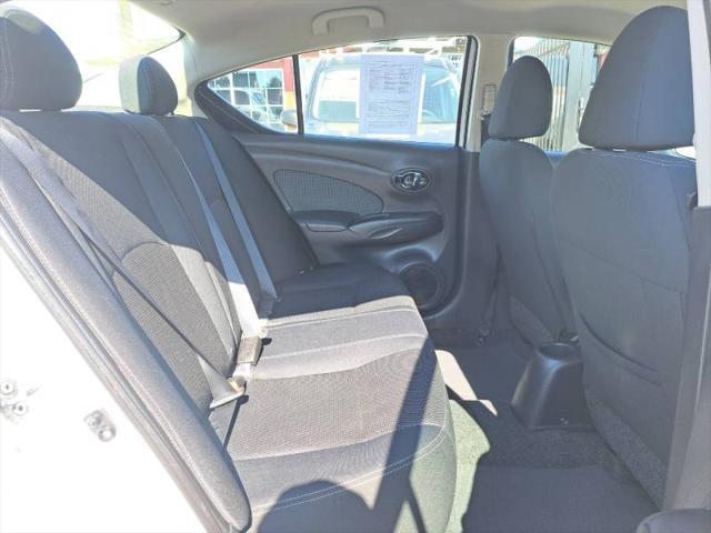 2015 Nissan Versa 1.6 SV