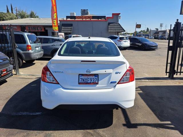 2015 Nissan Versa 1.6 SV