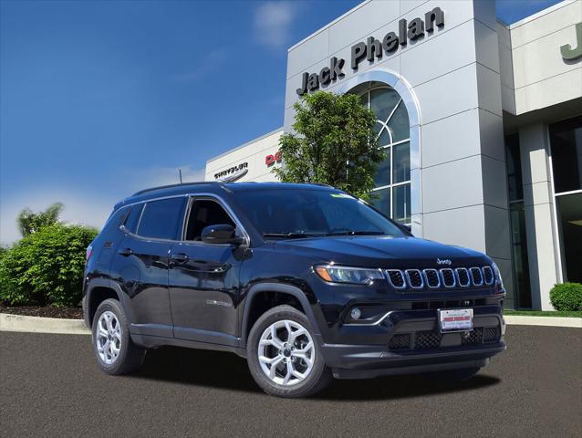 2025 Jeep Compass COMPASS LATITUDE 4X4