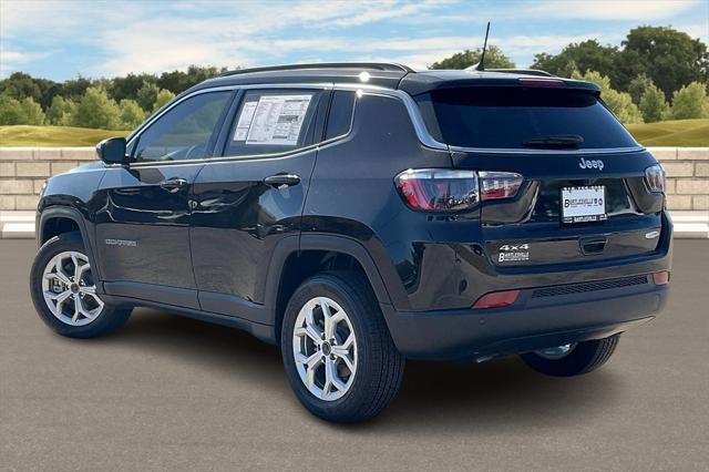 2025 Jeep Compass COMPASS LATITUDE 4X4