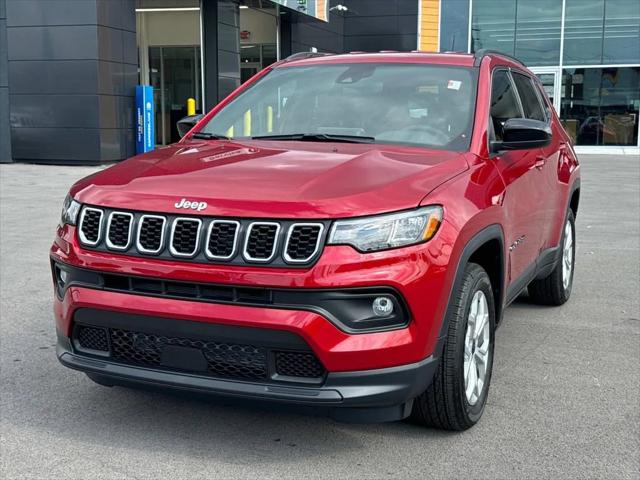 2025 Jeep Compass COMPASS LATITUDE 4X4