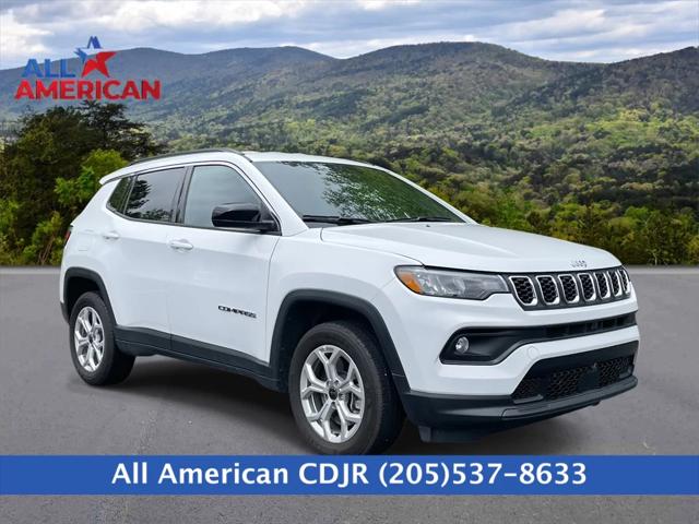 2025 Jeep Compass COMPASS LATITUDE 4X4