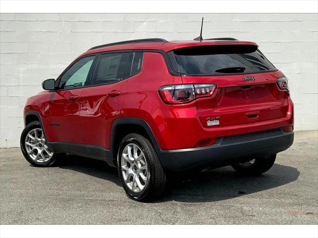 2025 Jeep Compass COMPASS LATITUDE 4X4