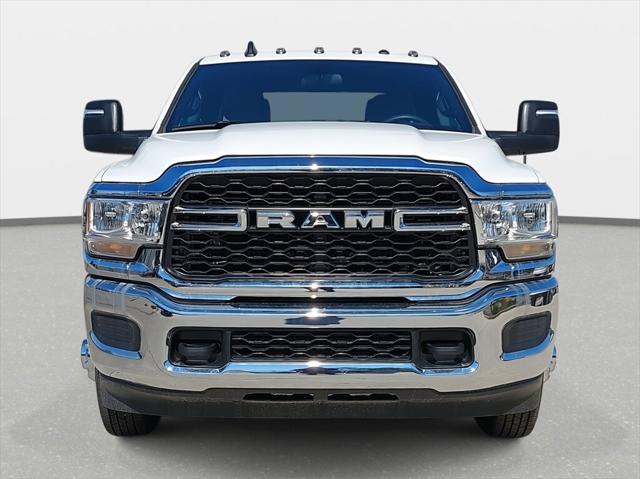 2024 RAM Ram 3500 Chassis Cab RAM 3500 TRADESMAN CREW CAB CHASSIS 4X4 60 CA