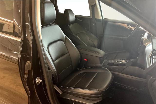 2021 Ford Escape Titanium Hybrid