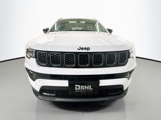 2025 Jeep Compass COMPASS LATITUDE 4X4