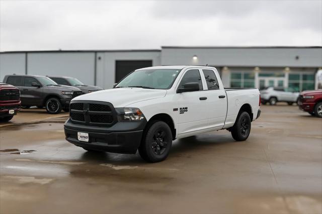 2024 RAM Ram 1500 Classic RAM 1500 CLASSIC TRADESMAN QUAD CAB 4X4 64 BOX