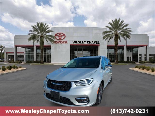 2022 Chrysler Pacifica Hybrid Limited for sale in Wesley Chapel, FL