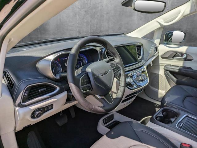 2024 Chrysler Pacifica PACIFICA TOURING L