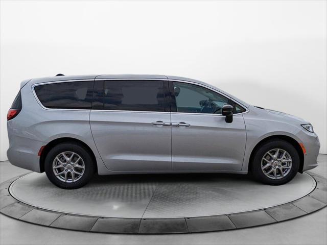 2024 Chrysler Pacifica PACIFICA TOURING L